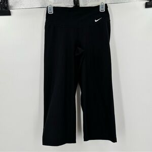 Nike Dri Fit Women’s Black Wide Leg Active Crop Capri Pants Size XS